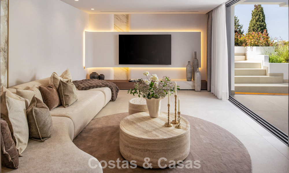 Luxe duplex penthouse met uitnodigend dakterras te koop op Marbella’s prestigieuze Golden Mile 804747