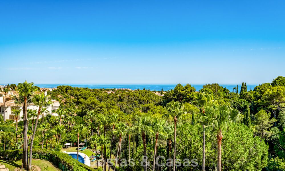 Luxueus, eigentijd gerenoveerd penthouse met panoramisch zeezicht te koop in Sierra Blanca op de Golden Mile, Marbella 804807