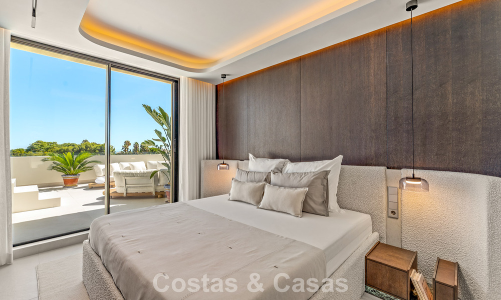 Luxueus, eigentijd gerenoveerd penthouse met panoramisch zeezicht te koop in Sierra Blanca op de Golden Mile, Marbella 804814