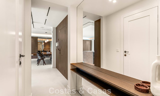 Luxueus, eigentijd gerenoveerd penthouse met panoramisch zeezicht te koop in Sierra Blanca op de Golden Mile, Marbella 804818 