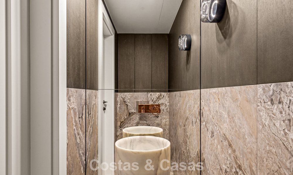 Luxueus, eigentijd gerenoveerd penthouse met panoramisch zeezicht te koop in Sierra Blanca op de Golden Mile, Marbella 804828