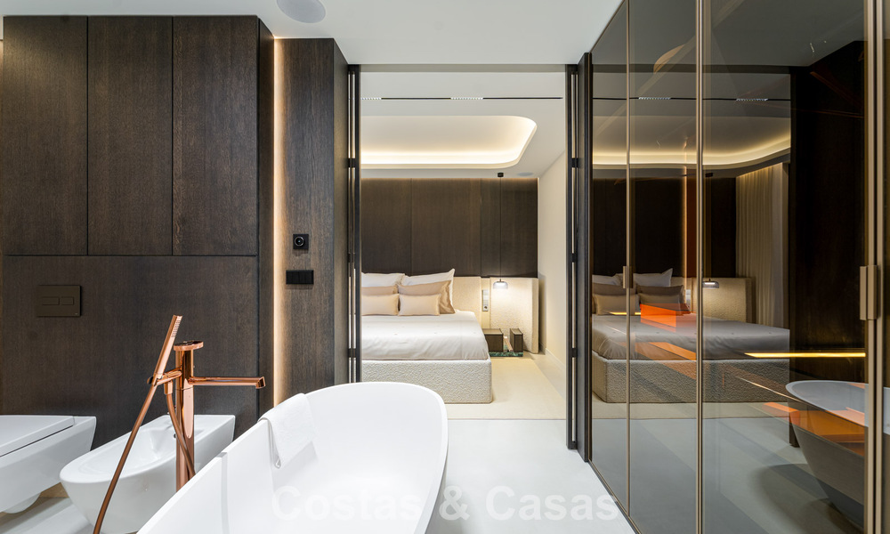 Luxueus, eigentijd gerenoveerd penthouse met panoramisch zeezicht te koop in Sierra Blanca op de Golden Mile, Marbella 804836