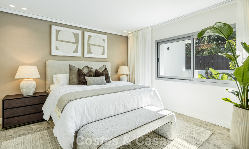 Spaanse villa met een modern interieur en een grote tuin te koop op de New Golden Mile in Benahavis tussen Marbella en Estepona 804847
