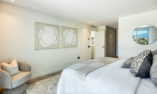 Spaanse villa met een modern interieur en een grote tuin te koop op de New Golden Mile in Benahavis tussen Marbella en Estepona 804854 