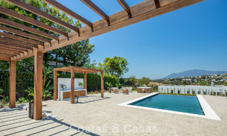 Spaanse villa met een modern interieur en een grote tuin te koop op de New Golden Mile in Benahavis tussen Marbella en Estepona 804860 
