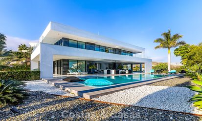 Exclusieve eigentijdse villa met panoramisch zeezicht te koop in Los Flamingos een 5* golfresort in Marbella - Benahavis 804756