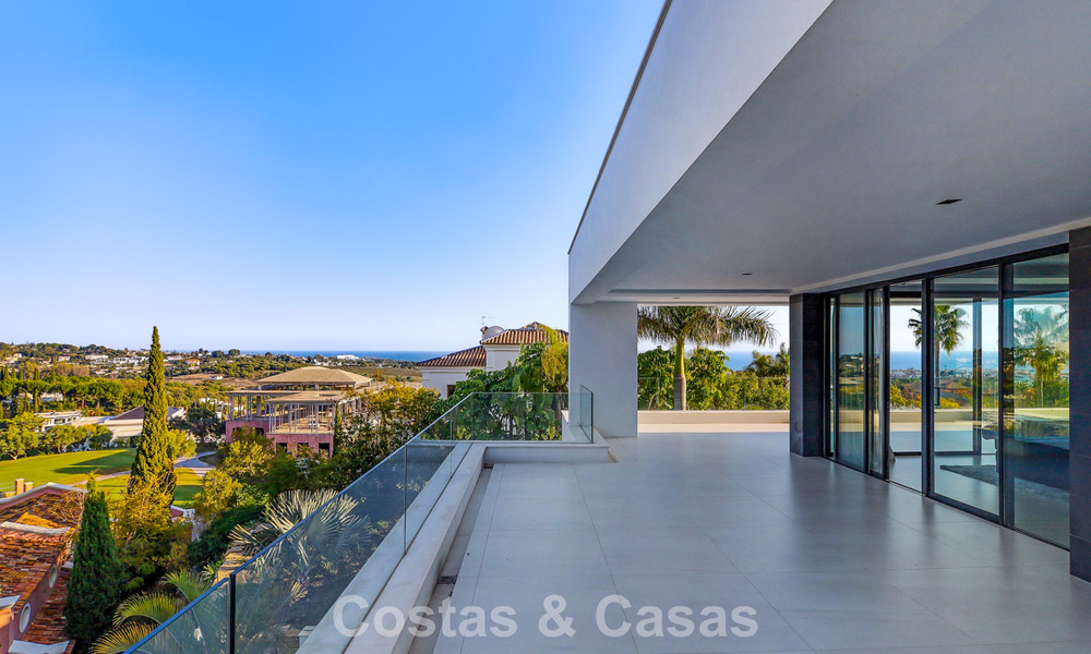 Exclusieve eigentijdse villa met panoramisch zeezicht te koop in Los Flamingos een 5* golfresort in Marbella - Benahavis 804761