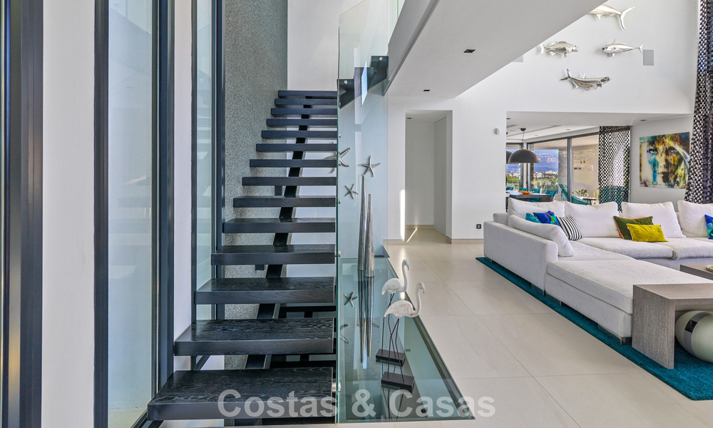 Exclusieve eigentijdse villa met panoramisch zeezicht te koop in Los Flamingos een 5* golfresort in Marbella - Benahavis 804775
