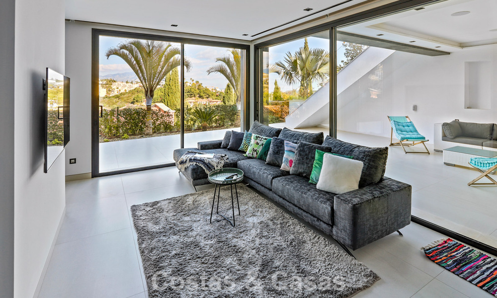 Exclusieve eigentijdse villa met panoramisch zeezicht te koop in Los Flamingos een 5* golfresort in Marbella - Benahavis 804789
