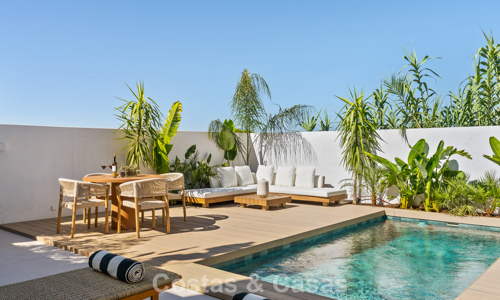Elegant gerenoveerde rijhuis met privézwembad te koop in Nueva Andalucia, Marbella 804909