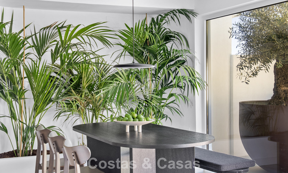 Elegant gerenoveerde rijhuis met privézwembad te koop in Nueva Andalucia, Marbella 804915