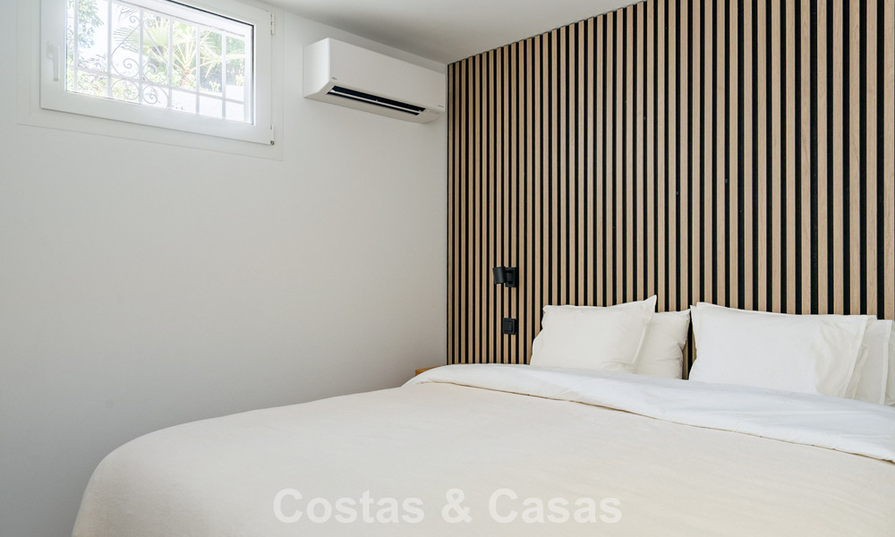 Eigentijds gerenoveerd rijhuis met golf- en zeezicht te koop op de New Golden Mile, Marbella - Estepona 804937