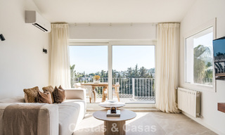 Eigentijds gerenoveerd rijhuis met golf- en zeezicht te koop op de New Golden Mile, Marbella - Estepona 804943 