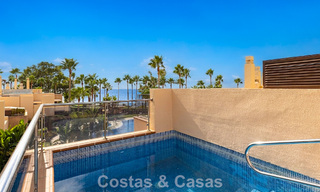 Modern penthouse te koop in een eerstelijnsstrandcomplex aan de New Golden Mile tussen Marbella en Estepona 805400 