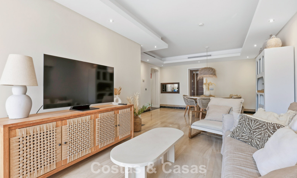 Modern penthouse te koop in een eerstelijnsstrandcomplex aan de New Golden Mile tussen Marbella en Estepona 805440