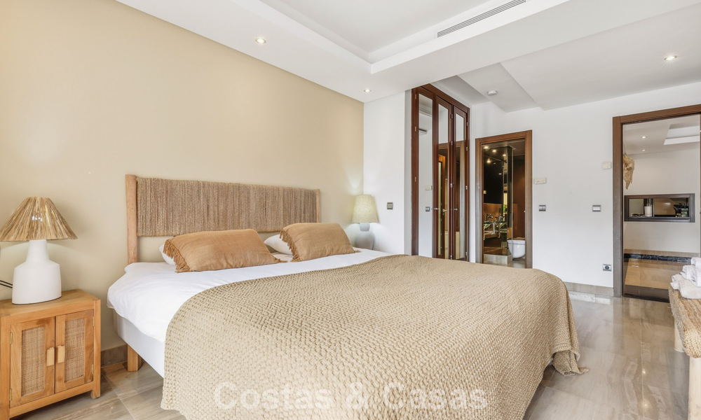 Modern penthouse te koop in een eerstelijnsstrandcomplex aan de New Golden Mile tussen Marbella en Estepona 805443