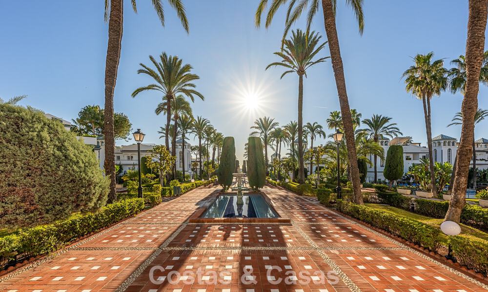 Prestigieus penthouse met formidabel terras te koop in een strandcomplex op de New Golden Mile, Marbella - Estepona 805103