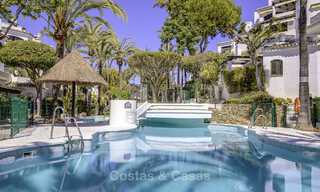Appartementen te koop in een eerstelijns strandcomplex in Elviria, Oost-Marbella 805153 