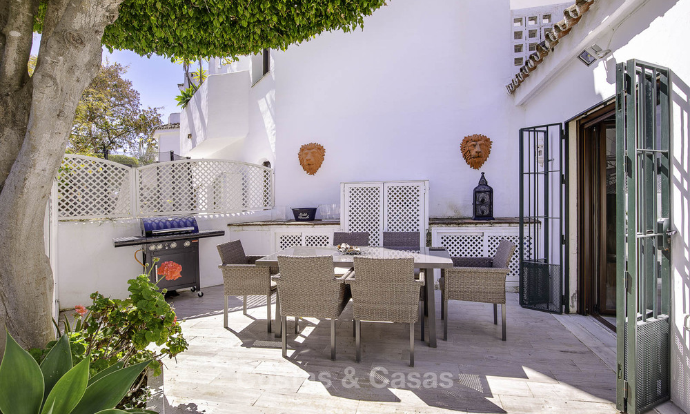 Appartementen te koop in een eerstelijns strandcomplex in Elviria, Oost-Marbella 805161