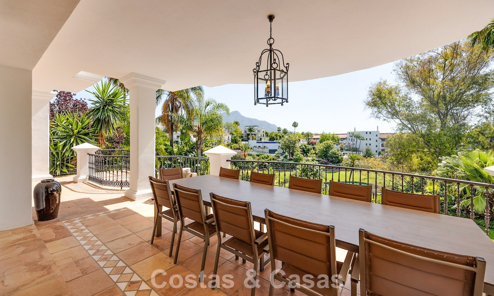 Royale, Mediterrane luxevilla te koop aan de golfbaan in La Quinta, Marbella - Benahavis 805537