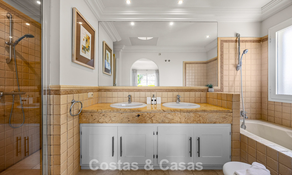 Royale, Mediterrane luxevilla te koop aan de golfbaan in La Quinta, Marbella - Benahavis 805554