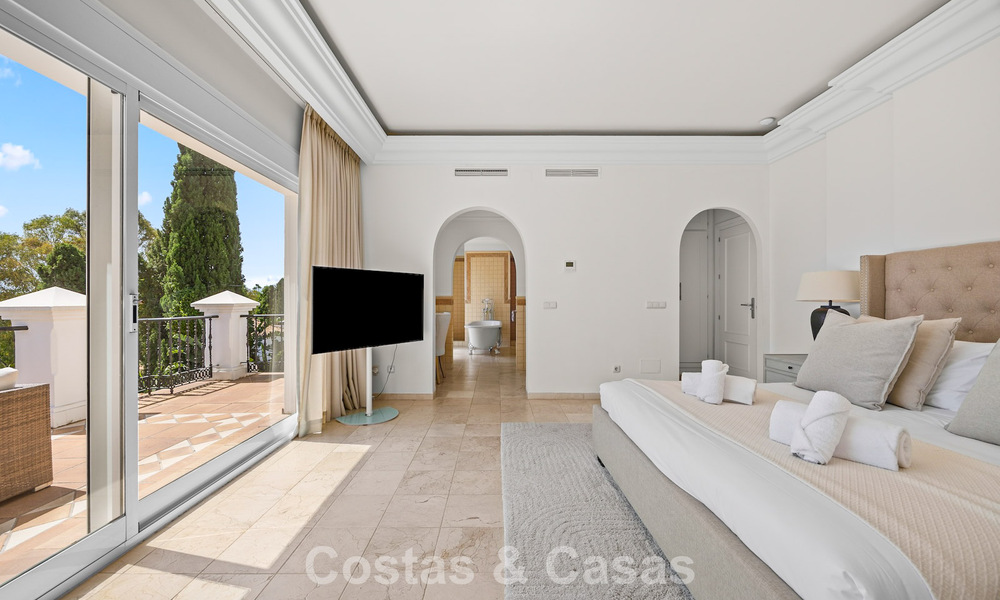 Royale, Mediterrane luxevilla te koop aan de golfbaan in La Quinta, Marbella - Benahavis 805556