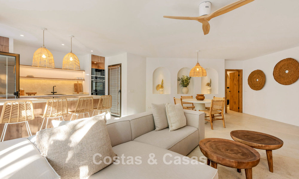 Appartementen te koop in “Golden Beach” een eerstelijns strandcomplex in Elviria, Oost-Marbella 805256