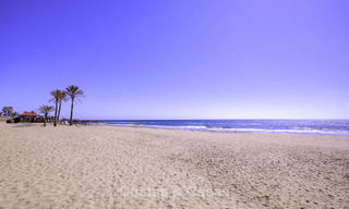 Appartementen te koop in “Golden Beach” een eerstelijns strandcomplex in Elviria, Oost-Marbella 805279 