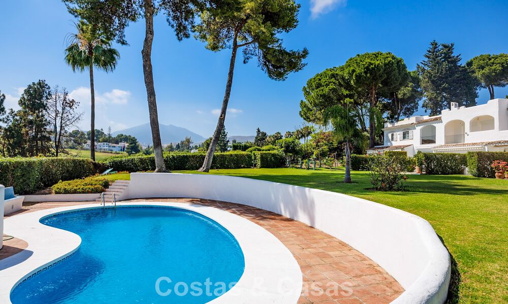Huizen te koop in “Peña Blanca”, een 24u beveiligde urbanisatie omgeven door de Aloha golfbaan in Nueva Andalucía, Marbella 805216