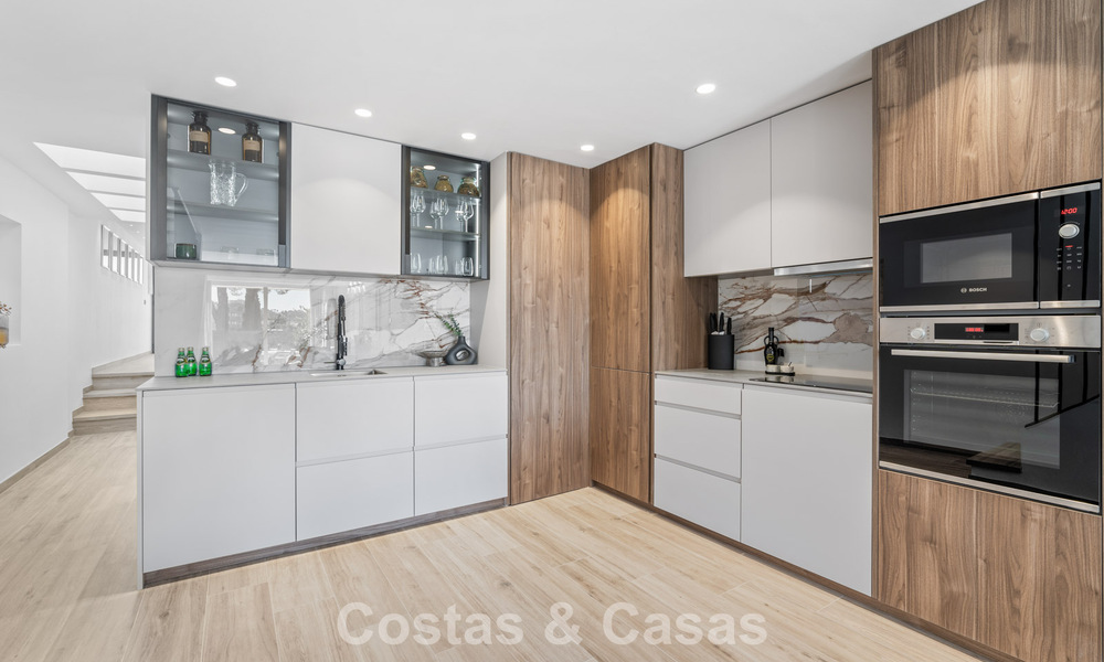 Huizen te koop in “Peña Blanca”, een 24u beveiligde urbanisatie omgeven door de Aloha golfbaan in Nueva Andalucía, Marbella 805225