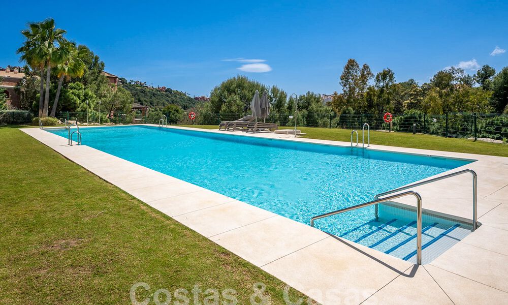Moderne luxe appartementen te koop met zeezicht in Botanic, een beveiligde urbanisatie in Benahavis - Marbella 805487