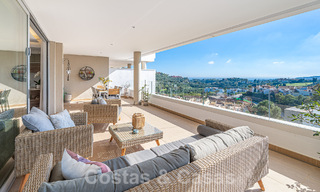 Moderne luxe appartementen te koop met zeezicht in Botanic, een beveiligde urbanisatie in Benahavis - Marbella 805488 