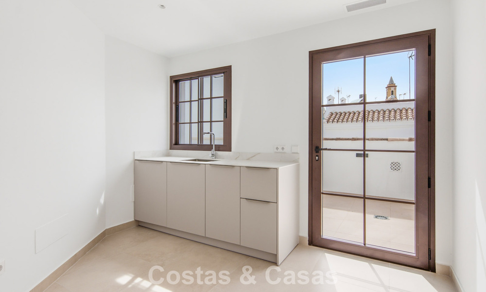 5 exclusieve geschakelde woningen te koop in het charmant oud-centrum van Estepona 805634