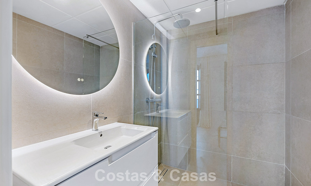5 exclusieve geschakelde woningen te koop in het charmant oud-centrum van Estepona 805646