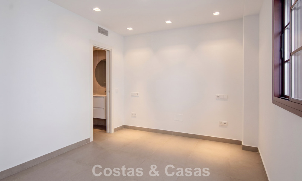 5 exclusieve geschakelde woningen te koop in het charmant oud-centrum van Estepona 806305