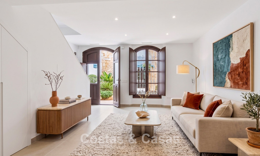 5 exclusieve geschakelde woningen te koop in het charmant oud-centrum van Estepona 806311