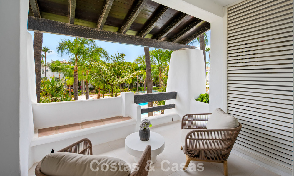Luxueus gerenoveerd 3-slaapkamer appartement te koop in Puente Romano, op Marbella’s Golden Mile 805746