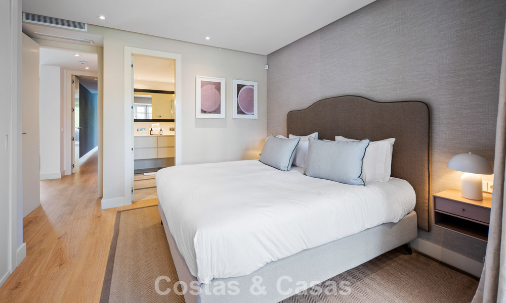 Luxueus gerenoveerd 3-slaapkamer appartement te koop in Puente Romano, op Marbella’s Golden Mile 805752