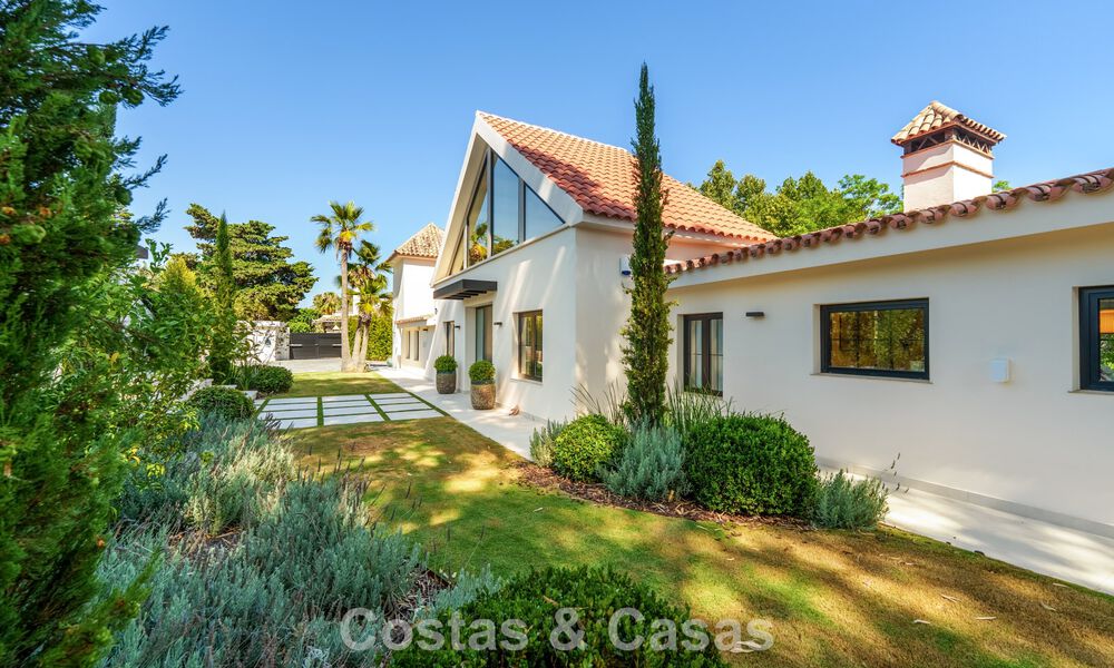 Luxueuze, gelijkvloerse villa met verwarmd zwembad te koop, beachside nabij Puerto Banus en San Pedro, Marbella 805777