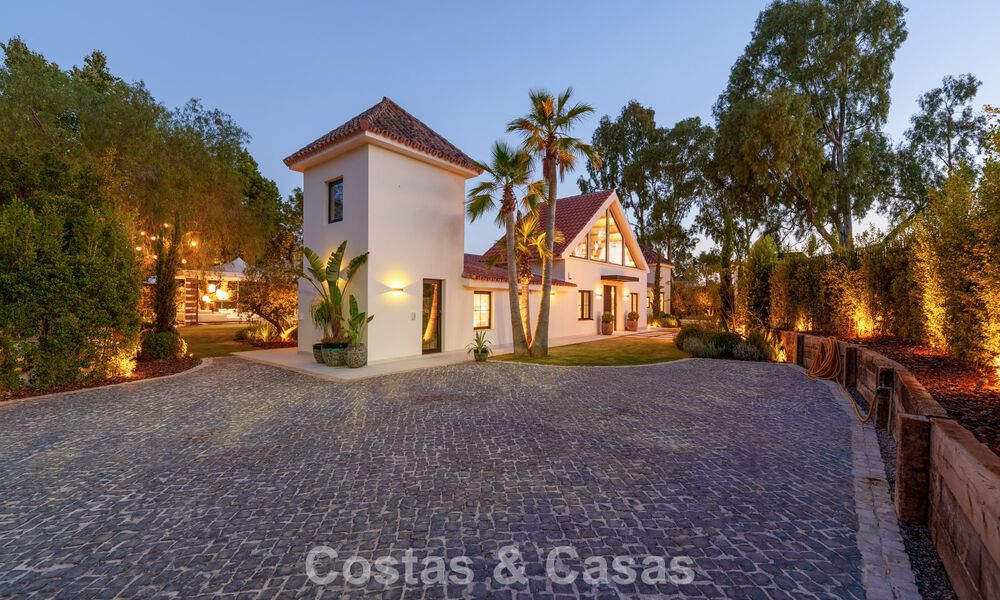 Luxueuze, gelijkvloerse villa met verwarmd zwembad te koop, beachside nabij Puerto Banus en San Pedro, Marbella 805788