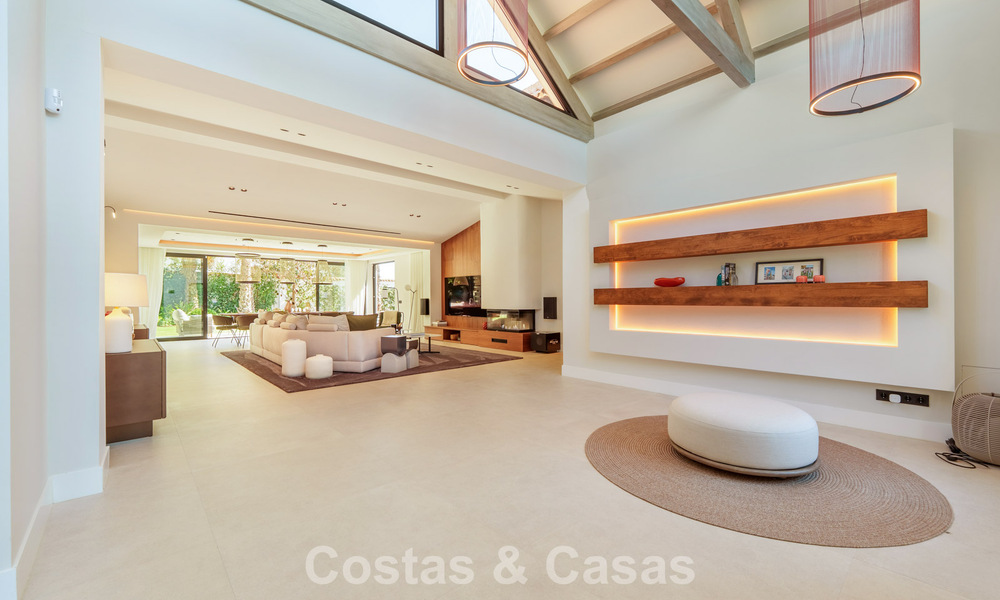 Luxueuze, gelijkvloerse villa met verwarmd zwembad te koop, beachside nabij Puerto Banus en San Pedro, Marbella 805821