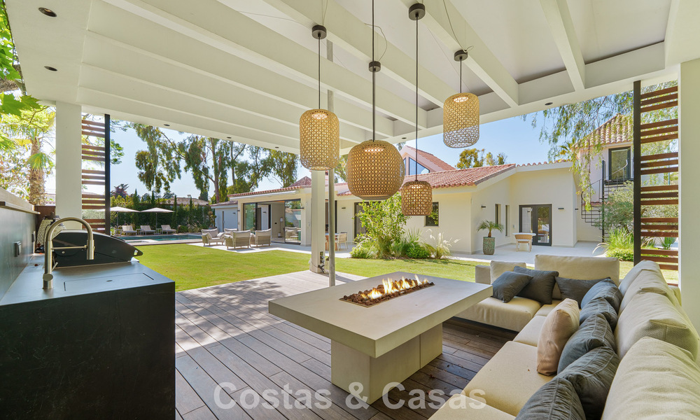 Luxueuze, gelijkvloerse villa met verwarmd zwembad te koop, beachside nabij Puerto Banus en San Pedro, Marbella 805837