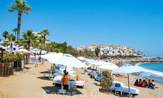 Luxueuze, gelijkvloerse villa met verwarmd zwembad te koop, beachside nabij Puerto Banus en San Pedro, Marbella 806111 