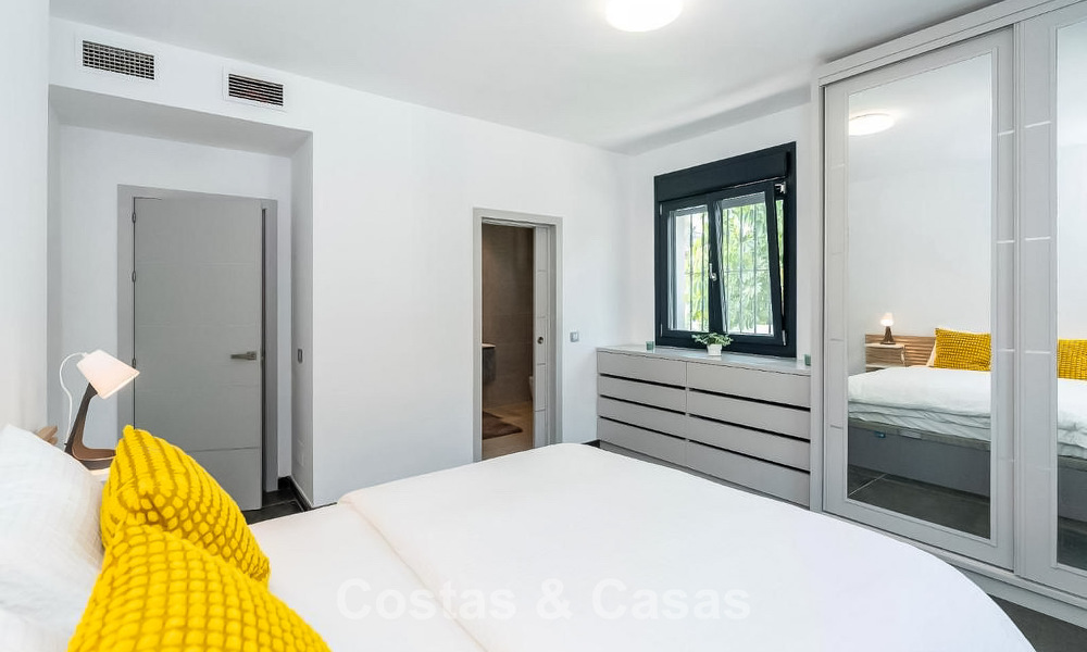 Moderne Spaanse villa met een groot zwembad te koop in Nueva Andalucia, Marbella 805929