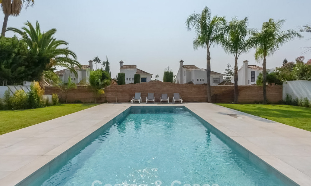 Moderne Spaanse villa met een groot zwembad te koop in Nueva Andalucia, Marbella 805934