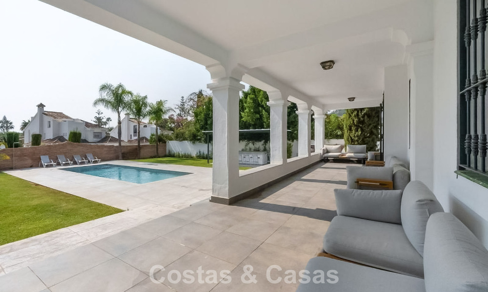 Moderne Spaanse villa met een groot zwembad te koop in Nueva Andalucia, Marbella 805940