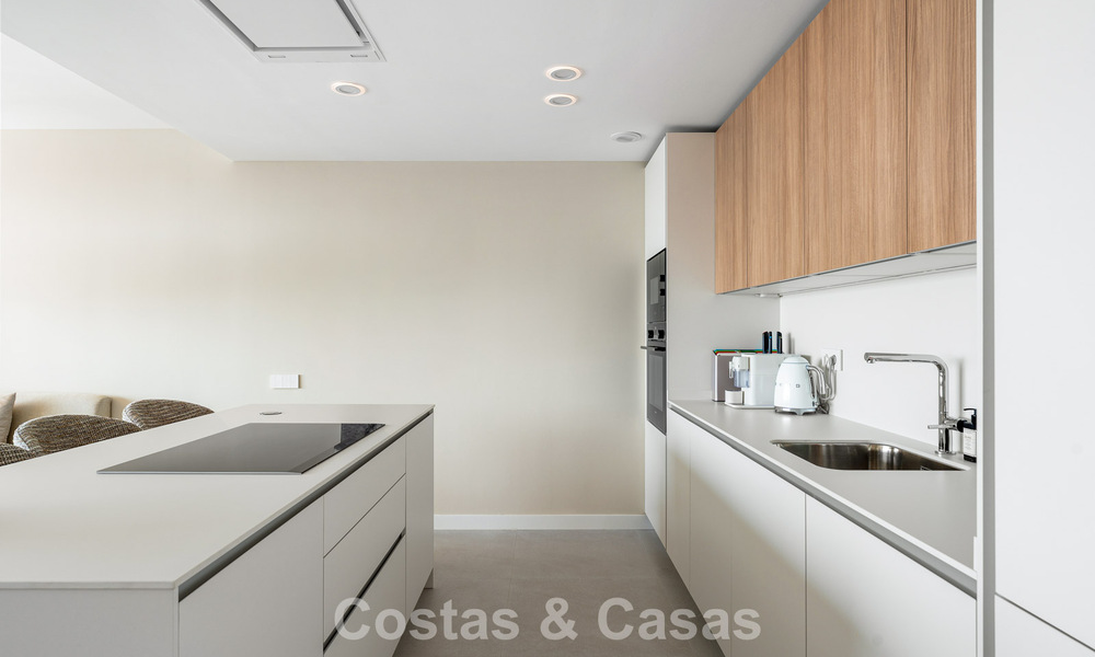 Nieuw duplex appartement met panoramisch zeezicht te koop op de New Golden Mile tussen Marbella en Estepona 806126