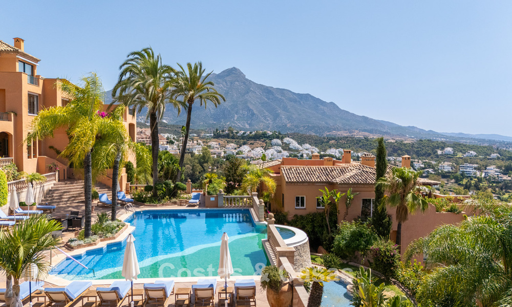 Volledig gerenoveerd appartement met panoramisch zeezicht te koop in de golfvallei van Nueva Andalucia, Marbella 806159