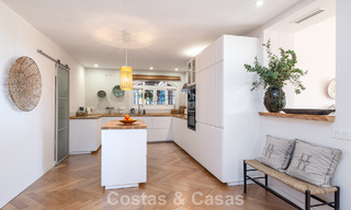 Volledig gerenoveerd appartement met panoramisch zeezicht te koop in de golfvallei van Nueva Andalucia, Marbella 806187 