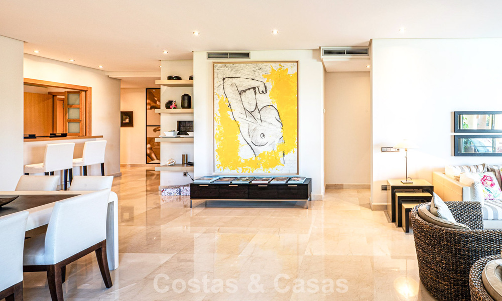Exclusief gelijkvloers appartement met privétuin te koop op de Golden Mile van Marbella 806206